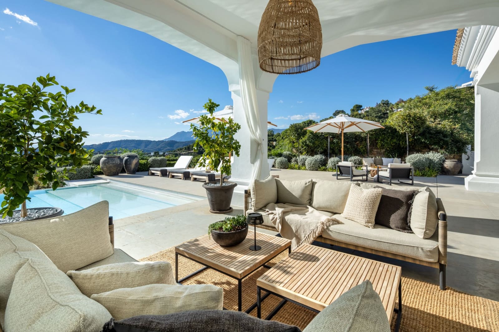 7 makuuhuone Huvila myytävänä paikassa Benahavis mukana uima-altaan 
autotalli - 10 700 000 € (Ref: 9557777)