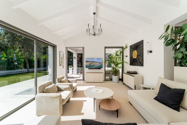 5 makuuhuone Huvila myytävänä paikassa Marbella mukana uima-altaan 
autotalli - 4 950 000 € (Ref: 9561565)