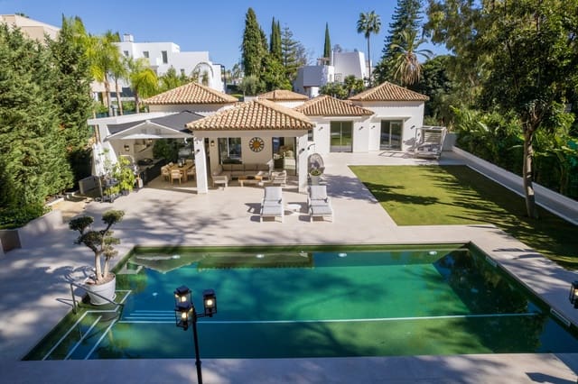 5 makuuhuone Huvila myytävänä paikassa Marbella mukana uima-altaan 
autotalli - 4 950 000 € (Ref: 9561565)