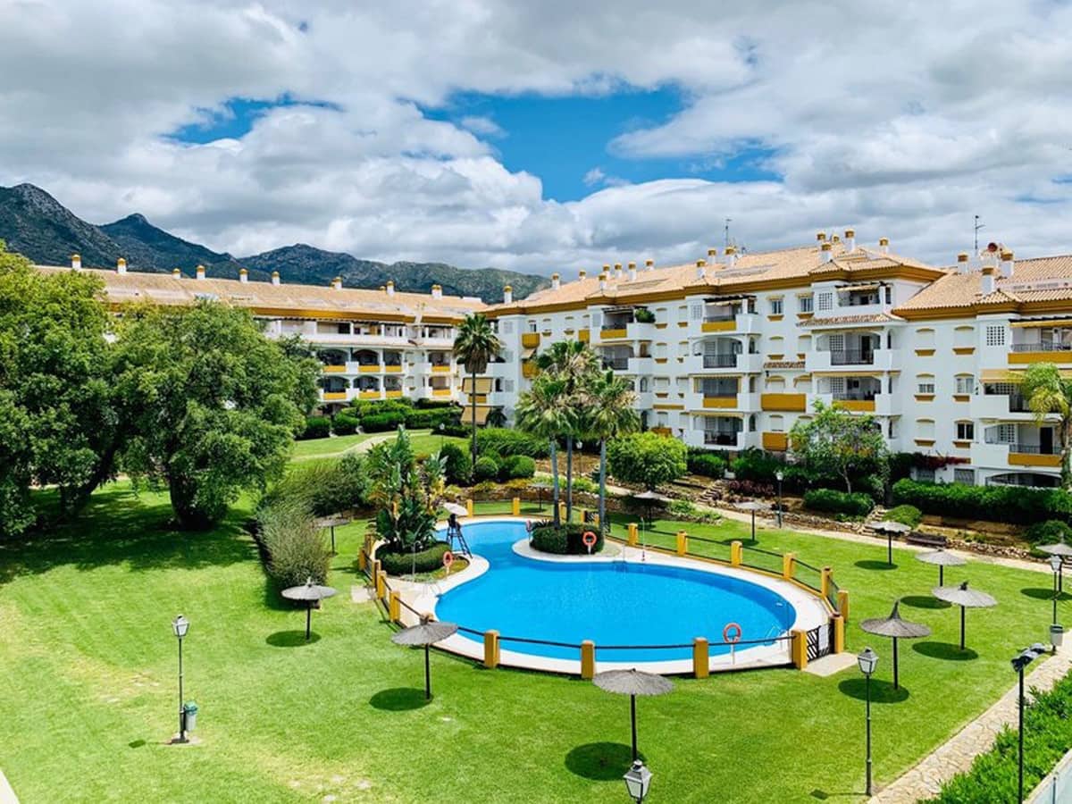 3 bedroom Apartment for sale in Marbella with pool - € 450,000 (Ref: 9590970)