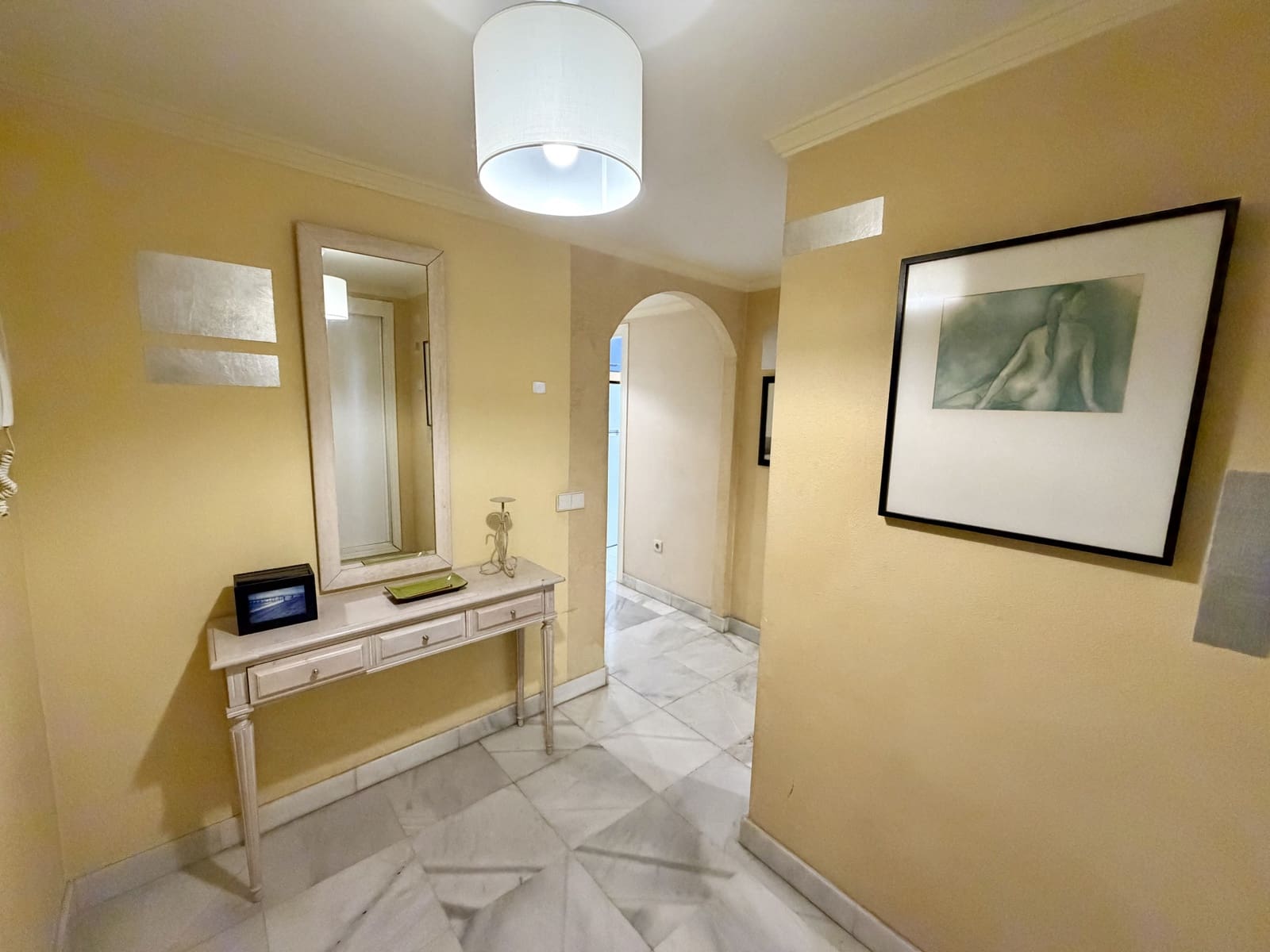 3 bedroom Apartment for sale in Marbella with pool - € 450,000 (Ref: 9590970)