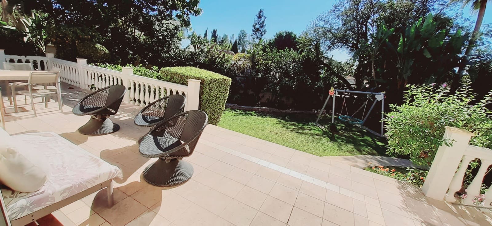 5 makuuhuone Huvila myytävänä paikassa Marbella mukana uima-altaan 
autotalli - 1 900 000 € (Ref: 9611296)