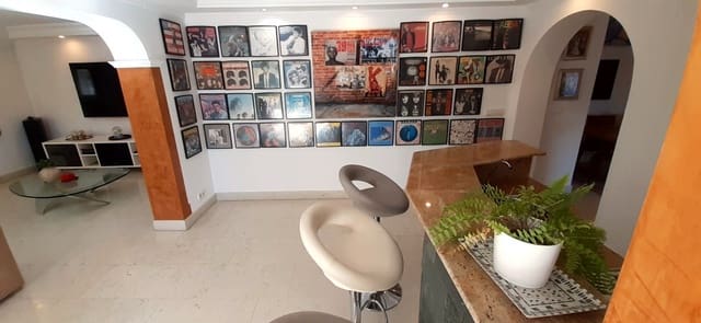 5 camera da letto Villa in vendita in Marbella con piscina garage - 1.695.000 € (Rif: 9611296)