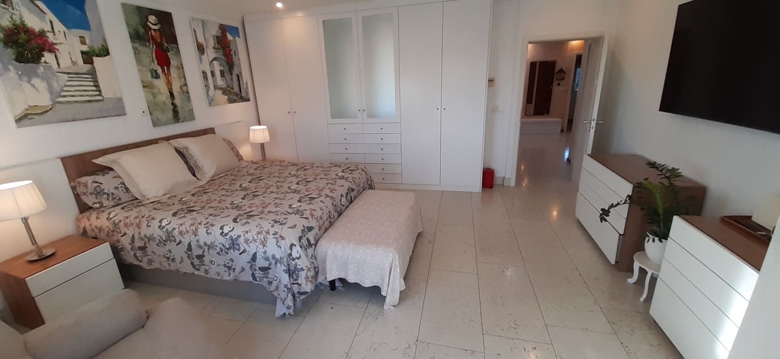 5 makuuhuone Huvila myytävänä paikassa Marbella mukana uima-altaan 
autotalli - 1 900 000 € (Ref: 9611296)