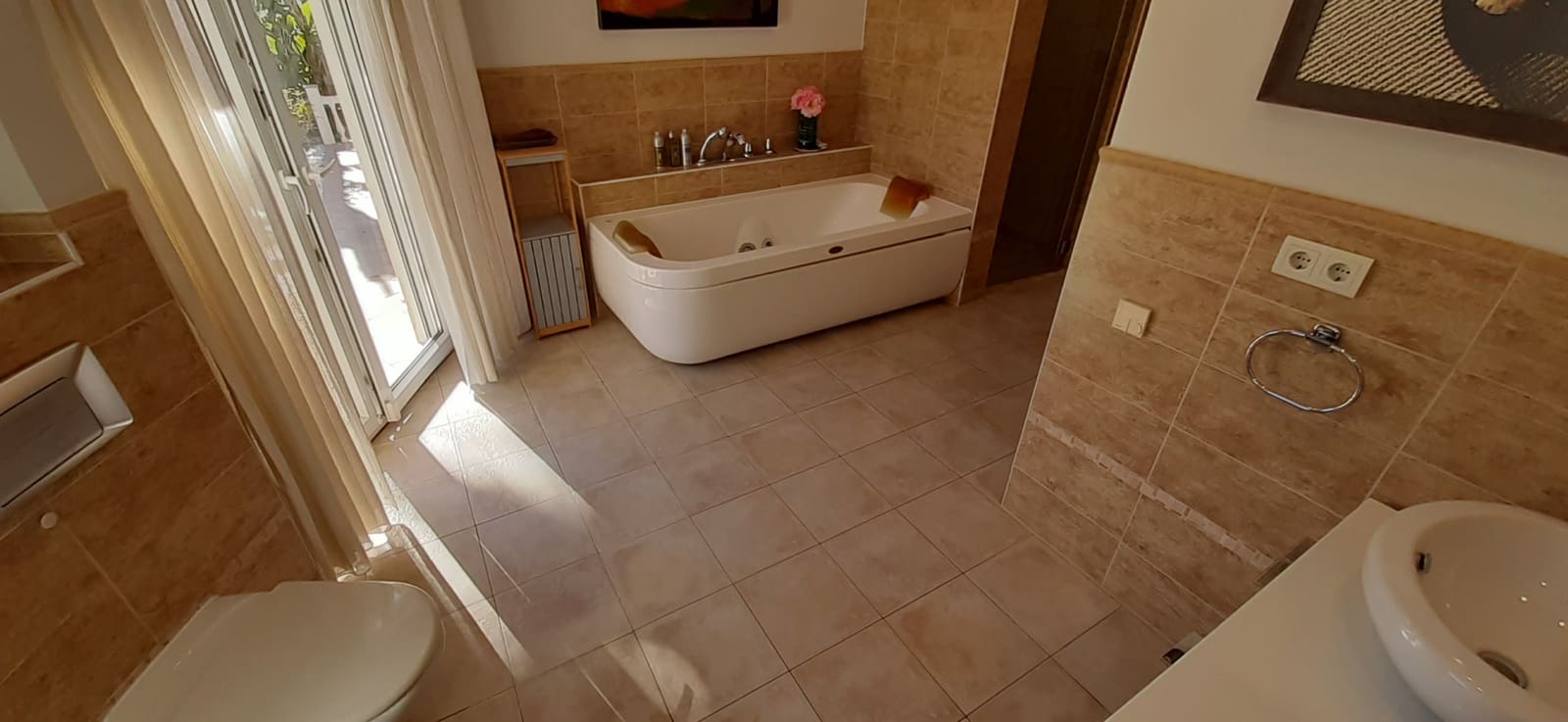 5 makuuhuone Huvila myytävänä paikassa Marbella mukana uima-altaan 
autotalli - 1 900 000 € (Ref: 9611296)