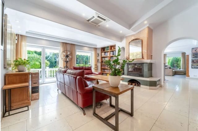 5 sovrum Villa till salu i Marbella med pool garage - 1 695 000 € (Ref: 9611296)