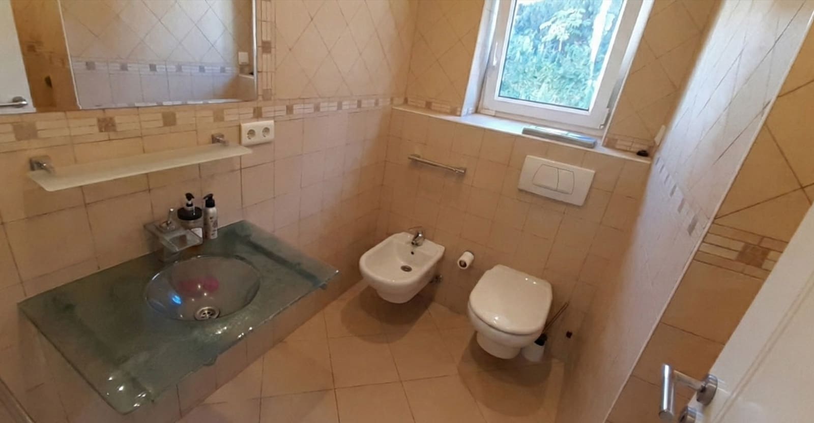 5 bedroom Villa for sale in Marbella with pool garage - € 1,695,000 (Ref: 9611296)