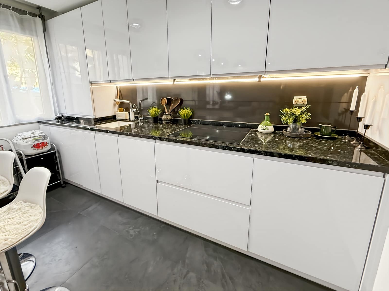 2 sovrum Lägenhet till salu i Torrequebrada med pool garage - 460 000 € (Ref: 9621741)