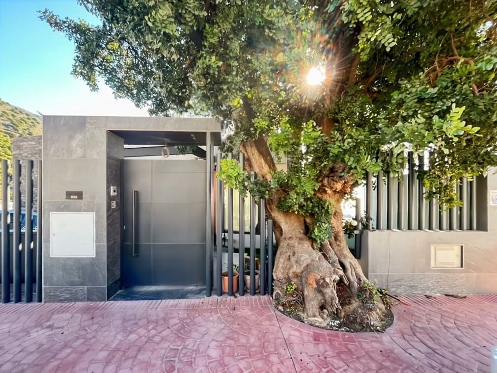 5 bedroom Villa for sale in Mijas with garage - € 1,600,000 (Ref: 9647937)