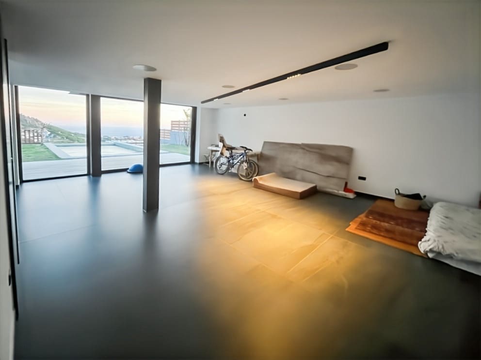 5 soverom Villa til salgs i Mijas med garasje - € 1 600 000 (Ref: 9647937)