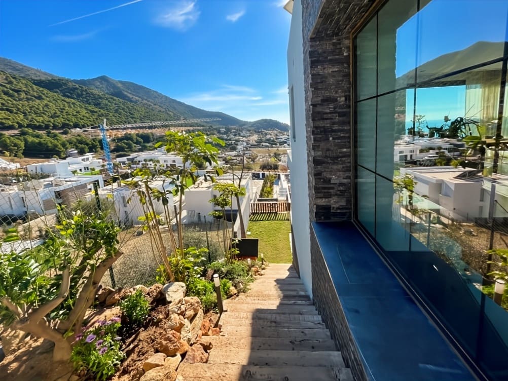 5 soverom Villa til salgs i Mijas med garasje - € 1 600 000 (Ref: 9647937)