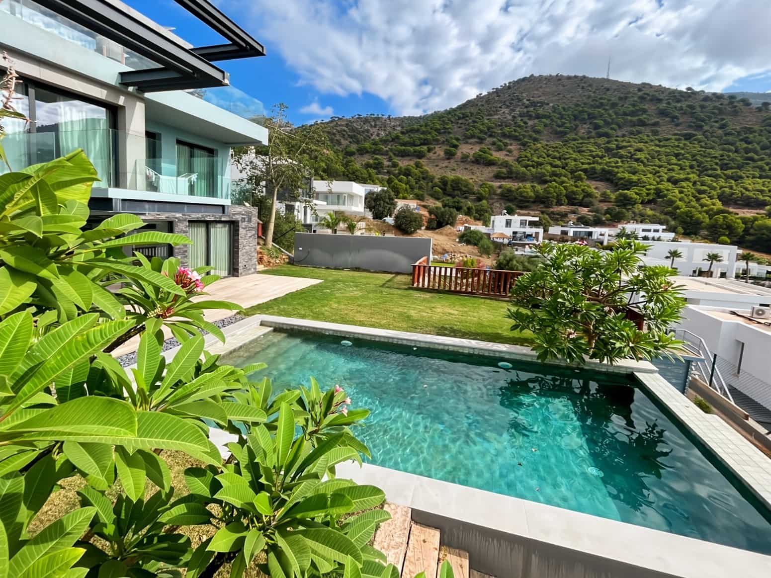5 soverom Villa til salgs i Mijas med garasje - € 1 600 000 (Ref: 9647937)