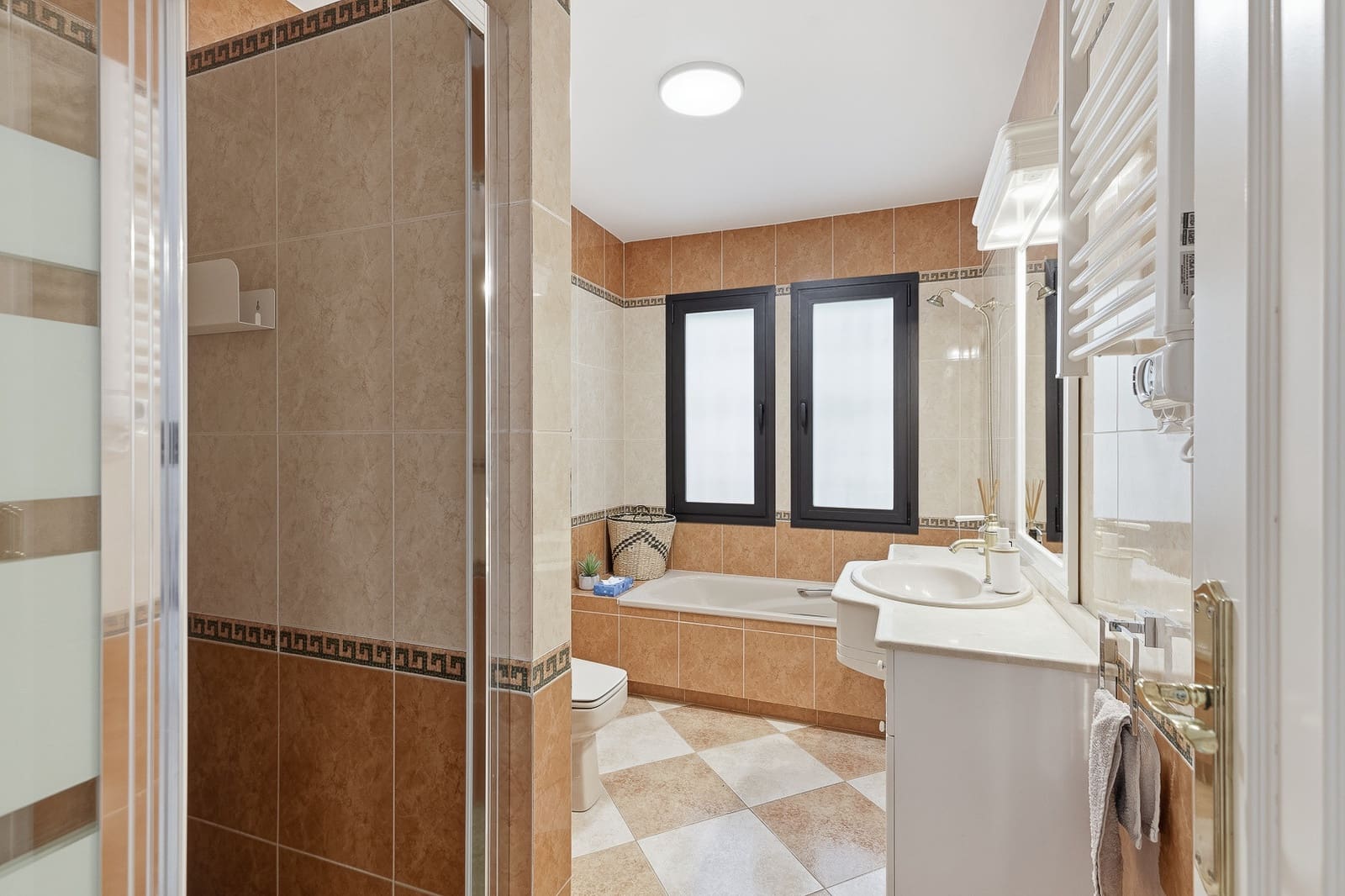 6 sovrum Villa till salu i Marbella med pool garage - 2 680 000 € (Ref: 9666186)