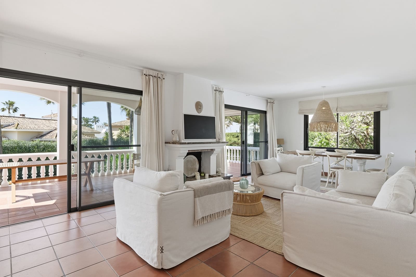 6 sovrum Villa till salu i Marbella med pool garage - 2 680 000 € (Ref: 9666186)