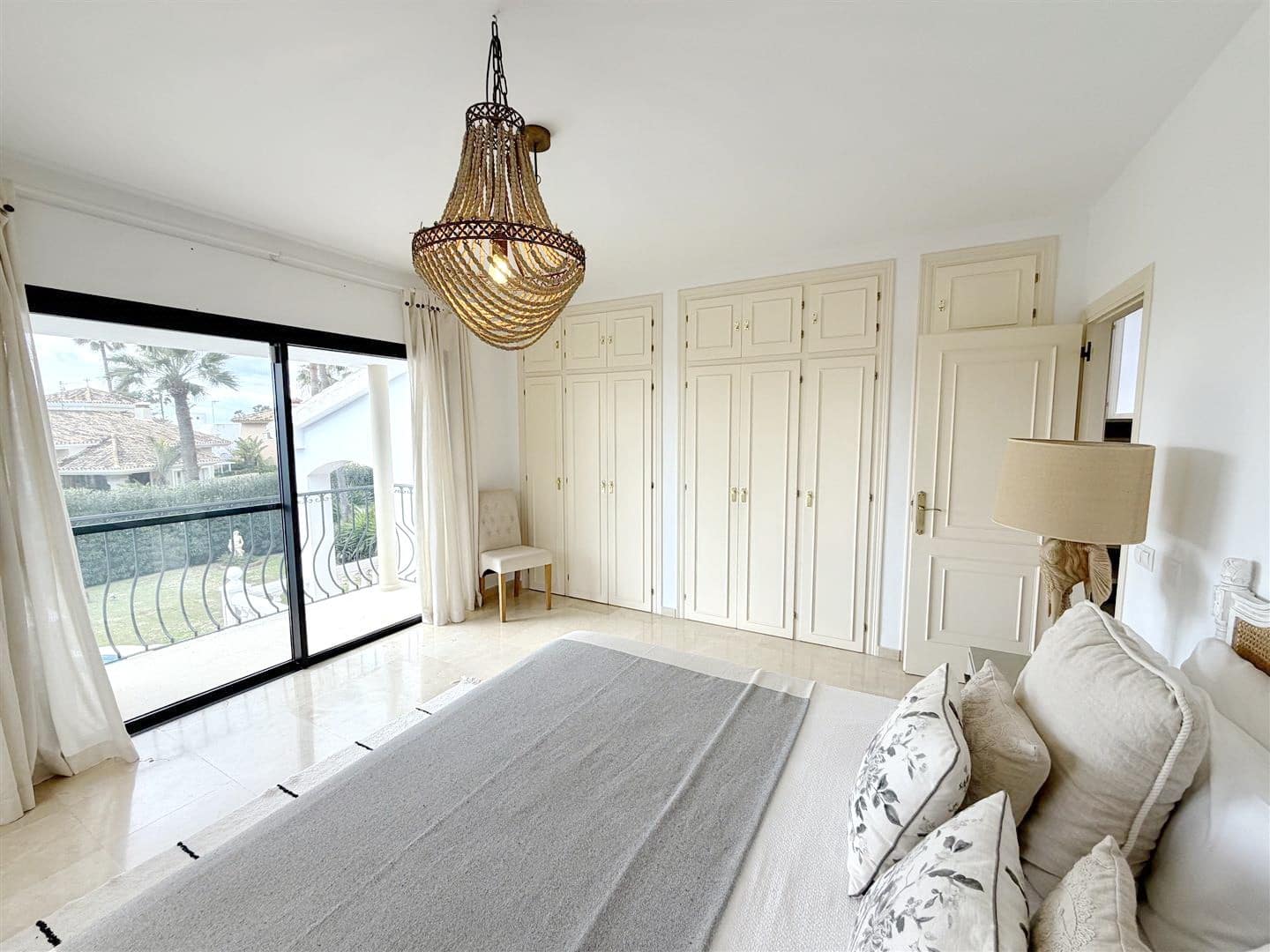 6 quarto Moradia para venda em Marbella com piscina garagem - 2 680 000 € (Ref: 9666186)