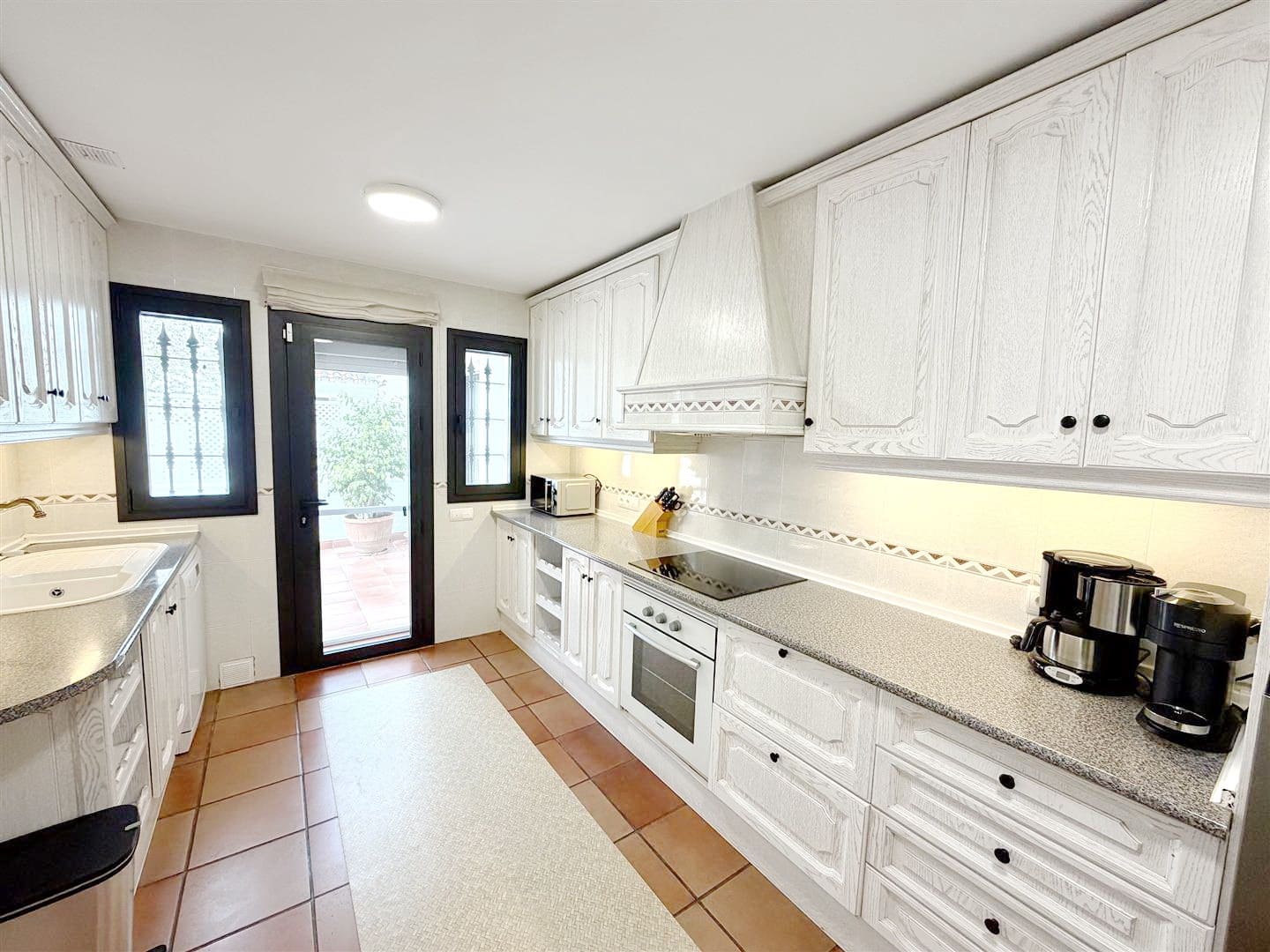 6 quarto Moradia para venda em Marbella com piscina garagem - 2 680 000 € (Ref: 9666186)