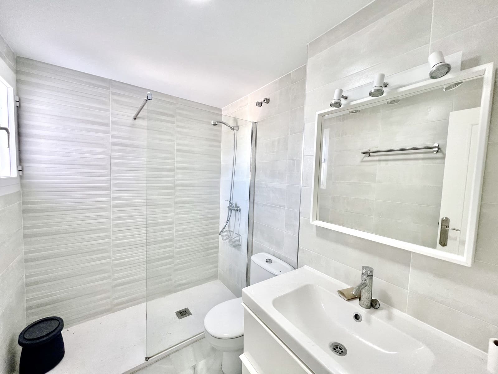 3 bedroom Villa for sale in Puerto Banus with pool garage - € 1,470,000 (Ref: 9677055)