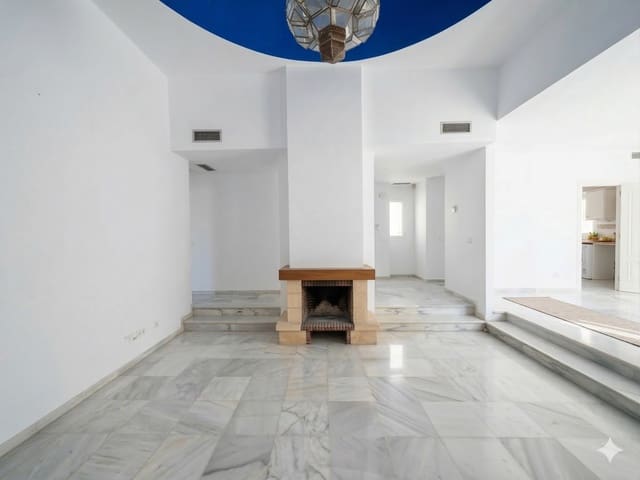 5 chambre Villa/Maison à vendre à Puerto Banus, Marbella avec piscine garage - 1 470 000 € (Ref: 9677055)