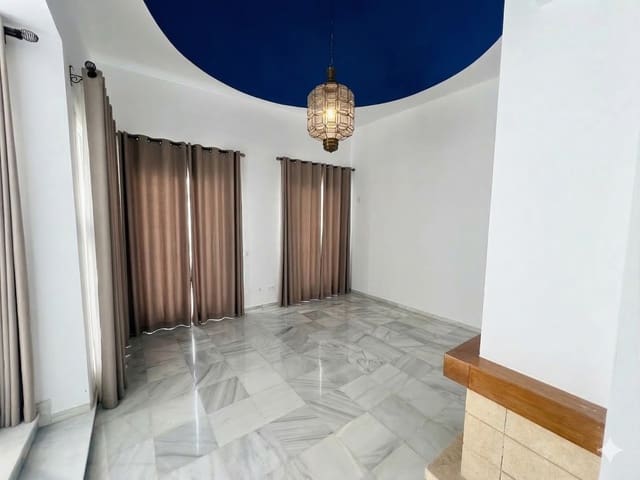 5 chambre Villa/Maison à vendre à Puerto Banus, Marbella avec piscine garage - 1 470 000 € (Ref: 9677055)