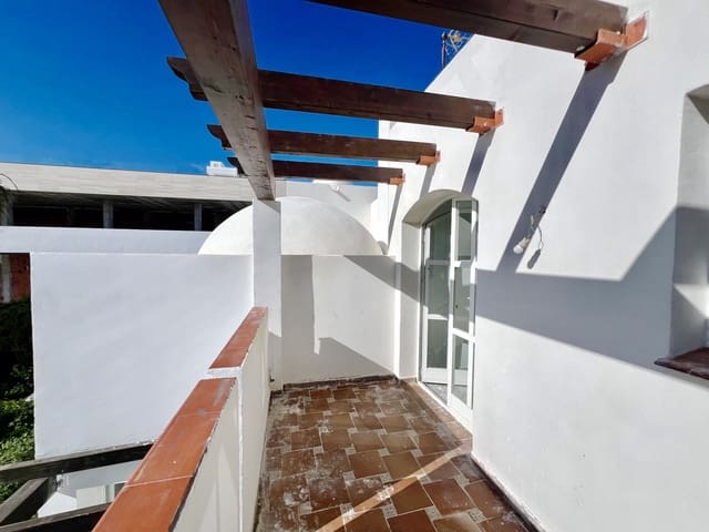 5 chambre Villa/Maison à vendre à Puerto Banus, Marbella avec piscine garage - 1 470 000 € (Ref: 9677055)