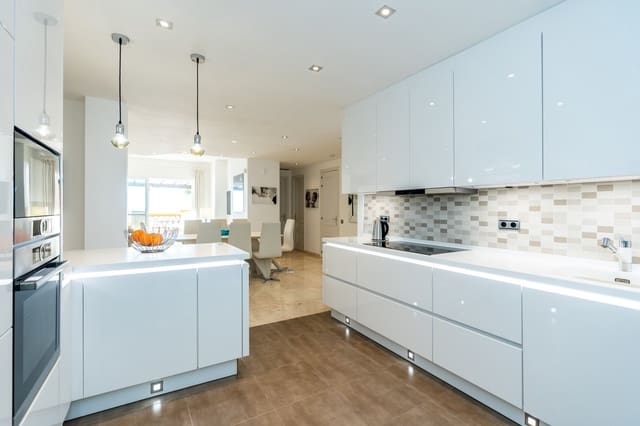 3 sypialnia Apartament na sprzedaż w Marbella z basenem garażem - 2 990 000 € (Ref: 9682415)