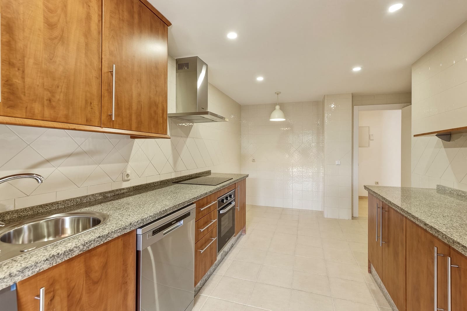 3 sypialnia Apartament na sprzedaż w Marbella z basenem garażem - 440 000 € (Ref: 9721480)