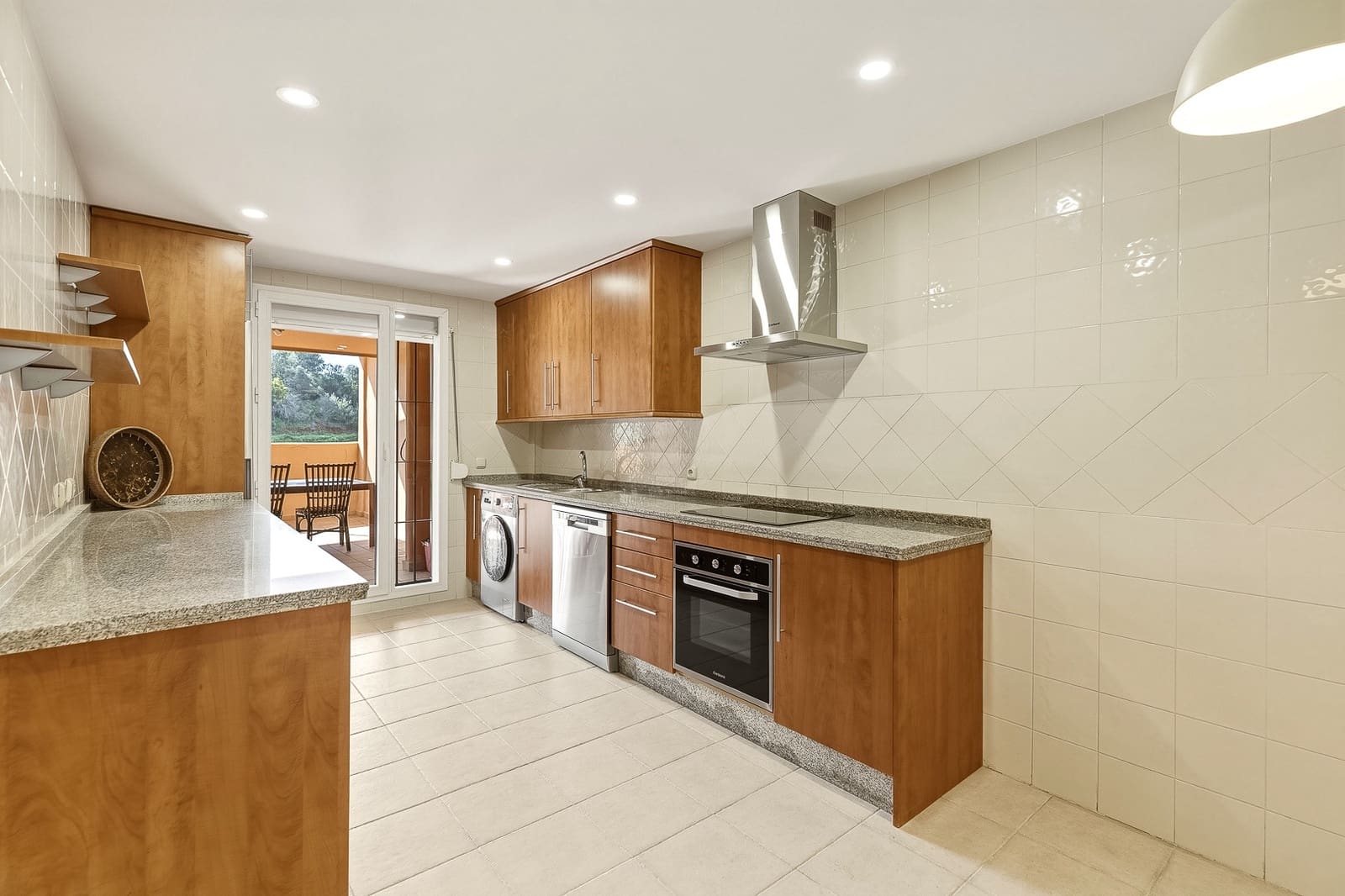 3 sypialnia Apartament na sprzedaż w Marbella z basenem garażem - 440 000 € (Ref: 9721480)