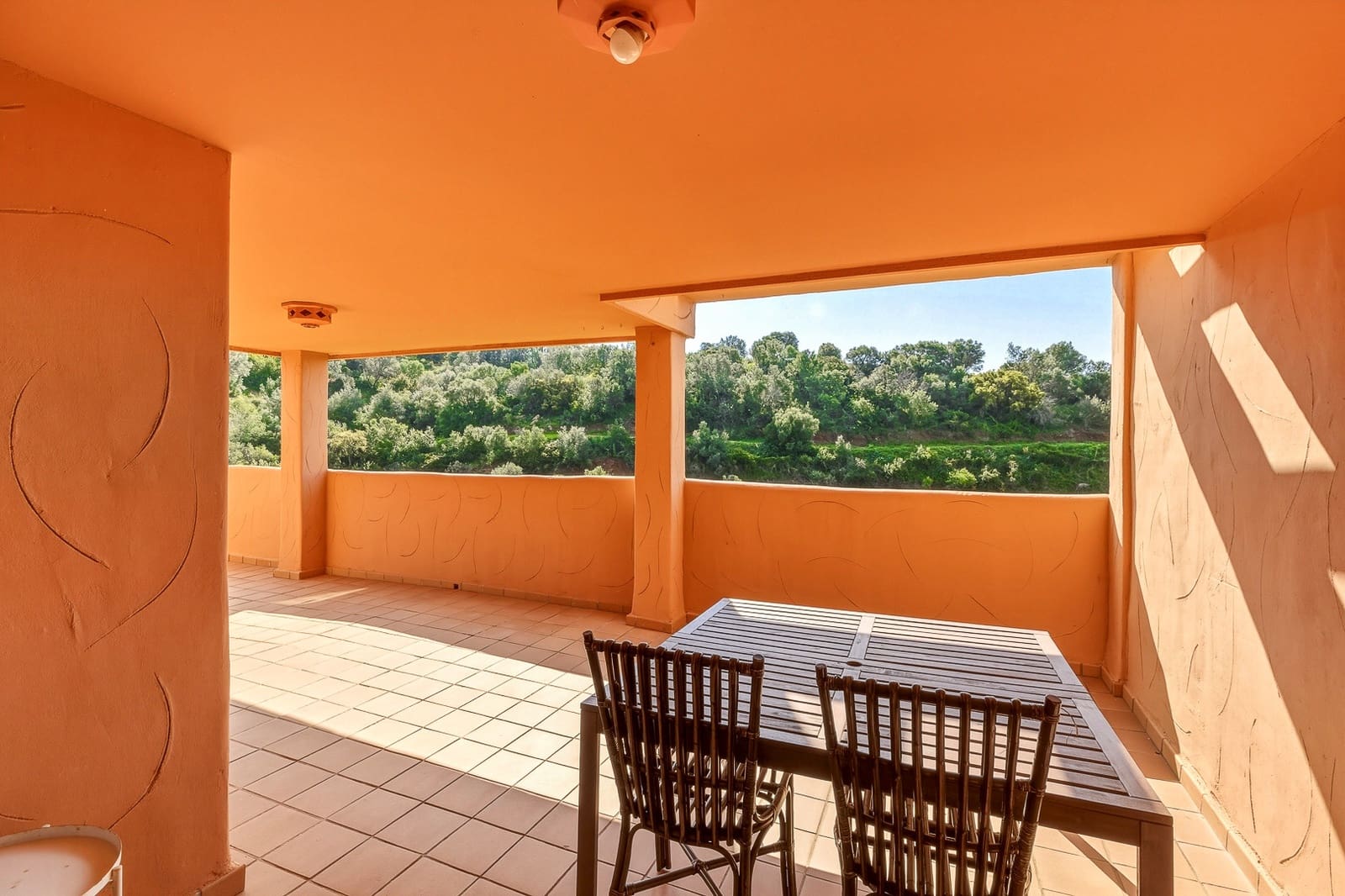 3 sypialnia Apartament na sprzedaż w Marbella z basenem garażem - 440 000 € (Ref: 9721480)