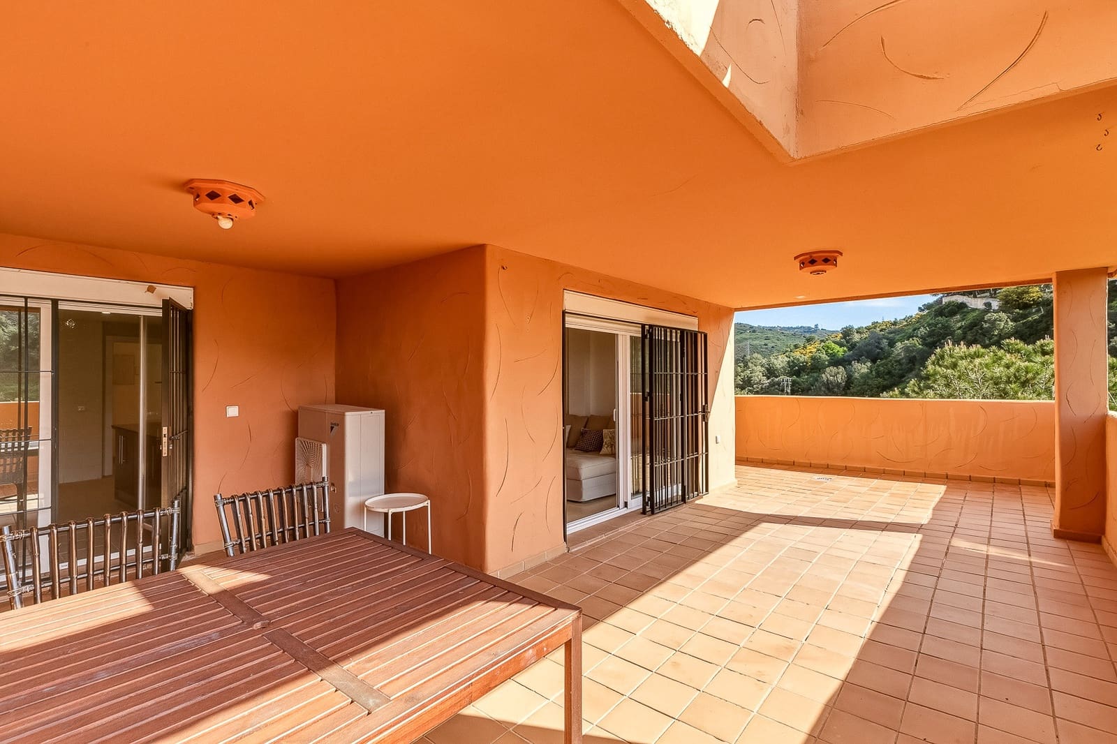 3 sypialnia Apartament na sprzedaż w Marbella z basenem garażem - 440 000 € (Ref: 9721480)