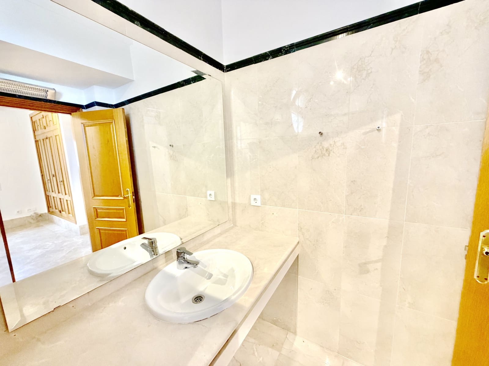 3 soveværelse Semi-Rækkehus til salg i Marbella med swimmingpool garage - € 1.100.000 (Ref: 9780463)