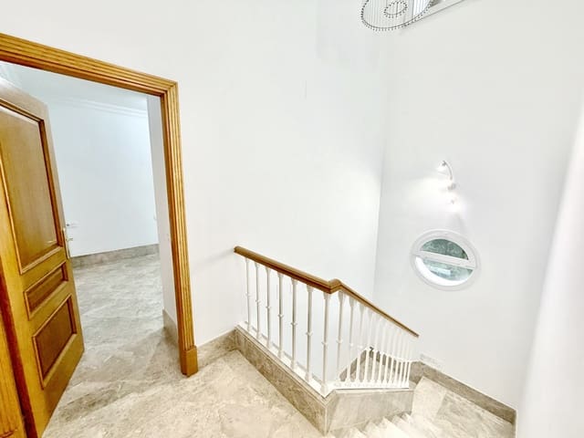 3 soveværelse Semi-Rækkehus til salg i Marbella med swimmingpool garage - € 1.100.000 (Ref: 9780463)