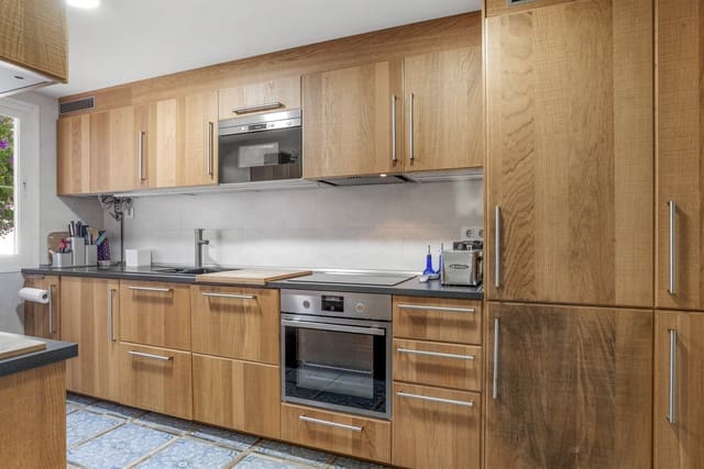 3 soverom Hus til salgs i Seghers, Estepona med svømmebasseng garasje - € 619 000 (Ref: 9786809)