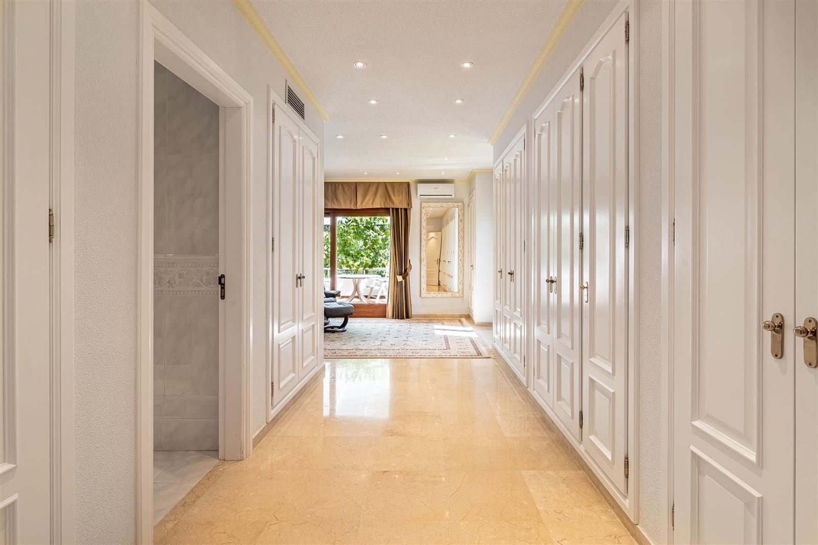 5 bedroom Villa for sale in Cancelada with pool garage - € 2,400,000 (Ref: 9786810)