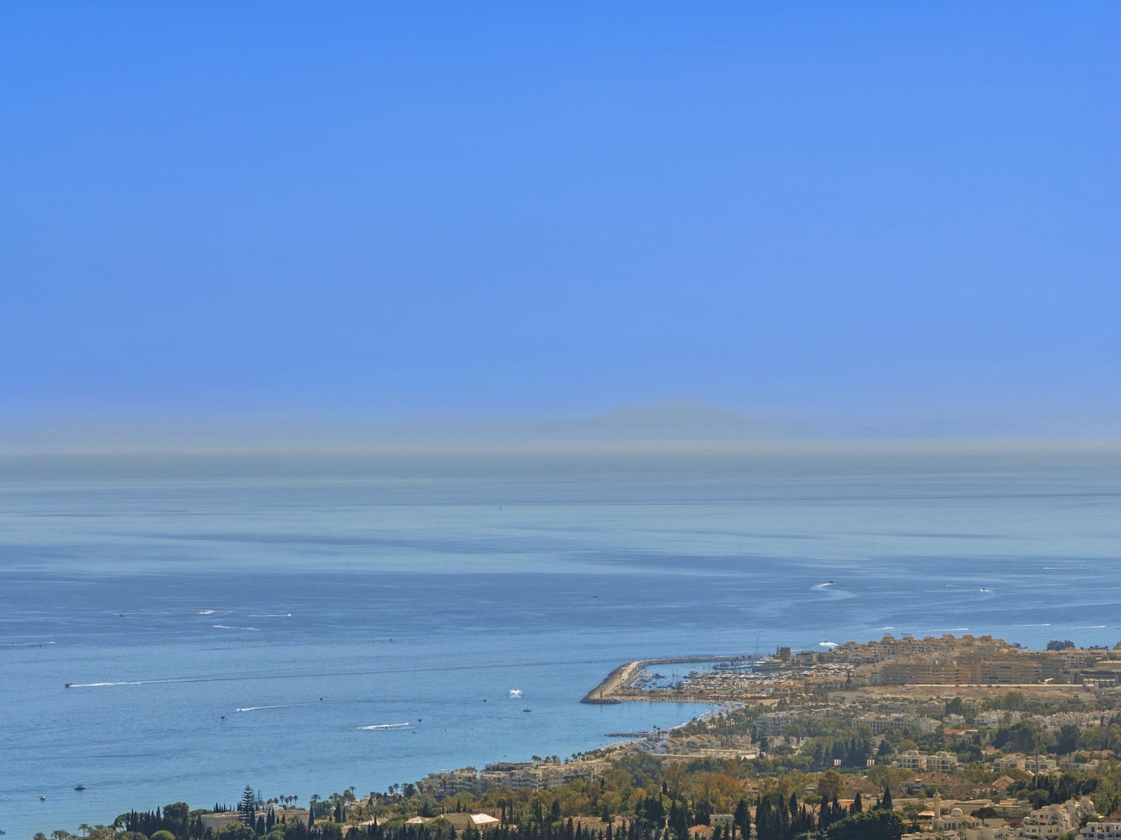 3 quarto Moradia Geminada para venda em Marbella com piscina garagem - 3 850 000 € (Ref: 9804233)