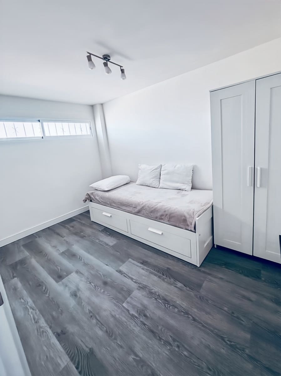 Piso de 2 habitaciones en Benalmadena Costa en venta con piscina - 335.000 € (Ref: 9806408)