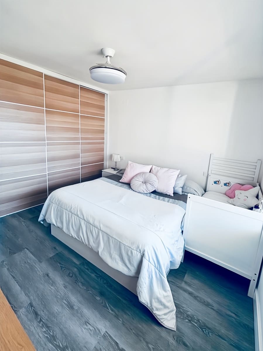 Piso de 2 habitaciones en Benalmadena Costa en venta con piscina - 335.000 € (Ref: 9806408)