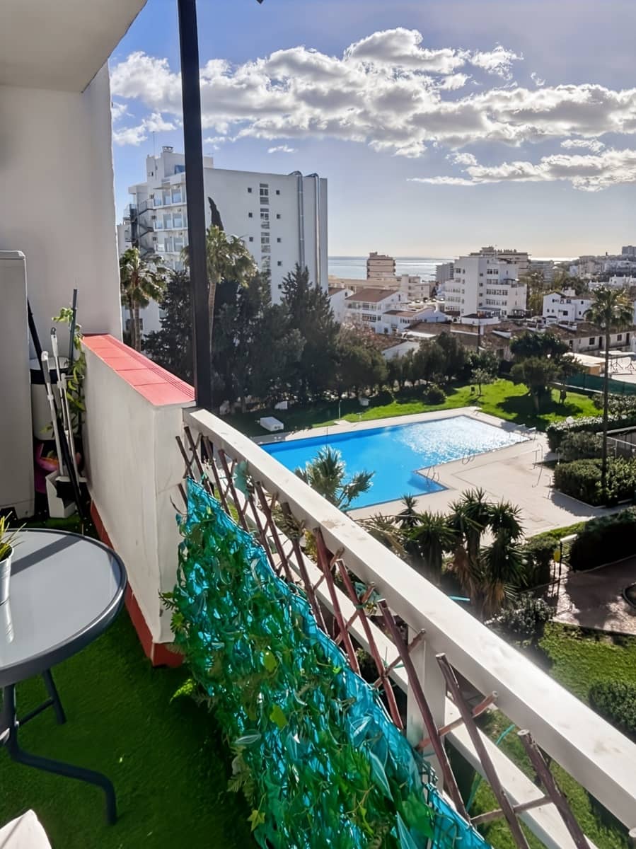 Piso de 2 habitaciones en Benalmadena Costa en venta con piscina - 335.000 € (Ref: 9806408)