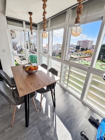 Piso de 2 habitaciones en Benalmadena Costa, Benalmádena en venta con piscina - 335.000 € (Ref: 9806408)