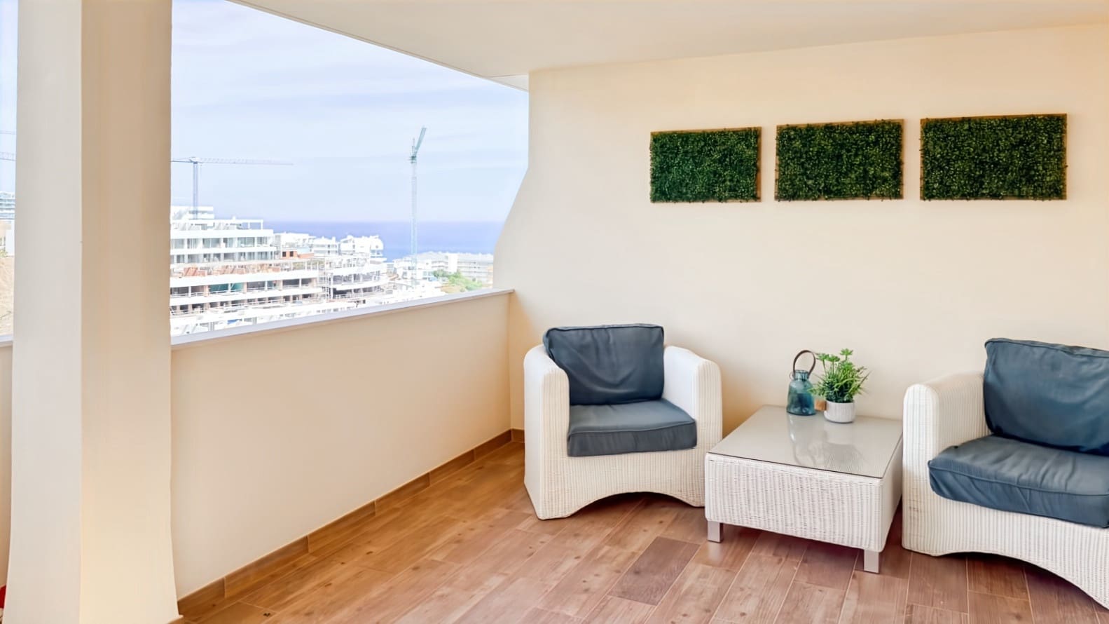 2 soveværelse Lejlighed til salg i Fuengirola med swimmingpool garage - € 298.000 (Ref: 9825015)
