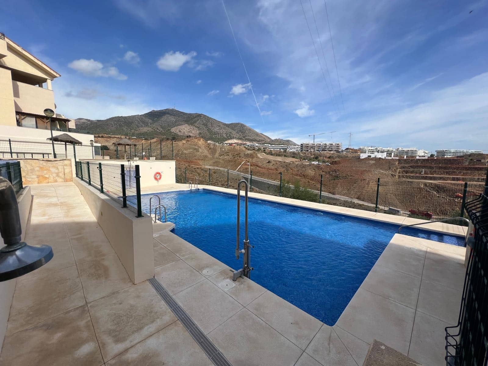 2 soveværelse Lejlighed til salg i Fuengirola med swimmingpool garage - € 298.000 (Ref: 9825015)