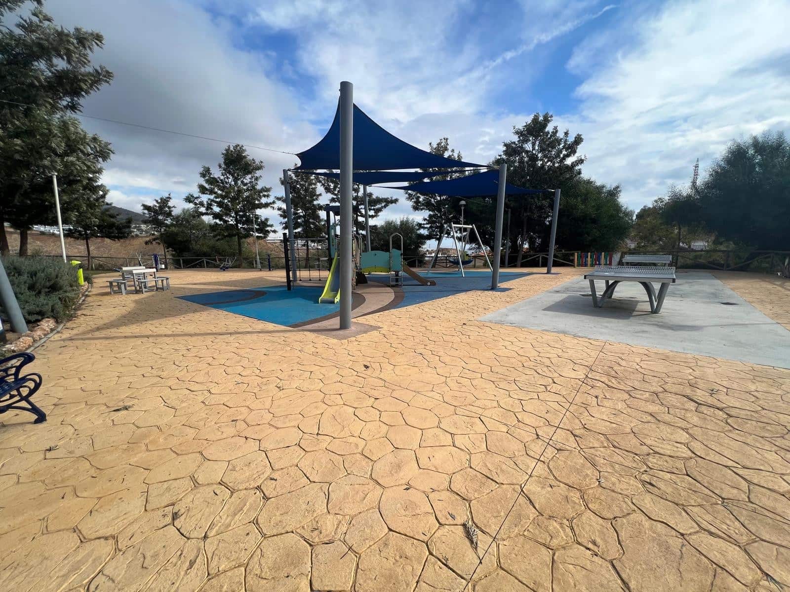 2 soveværelse Lejlighed til salg i Fuengirola med swimmingpool garage - € 298.000 (Ref: 9825015)