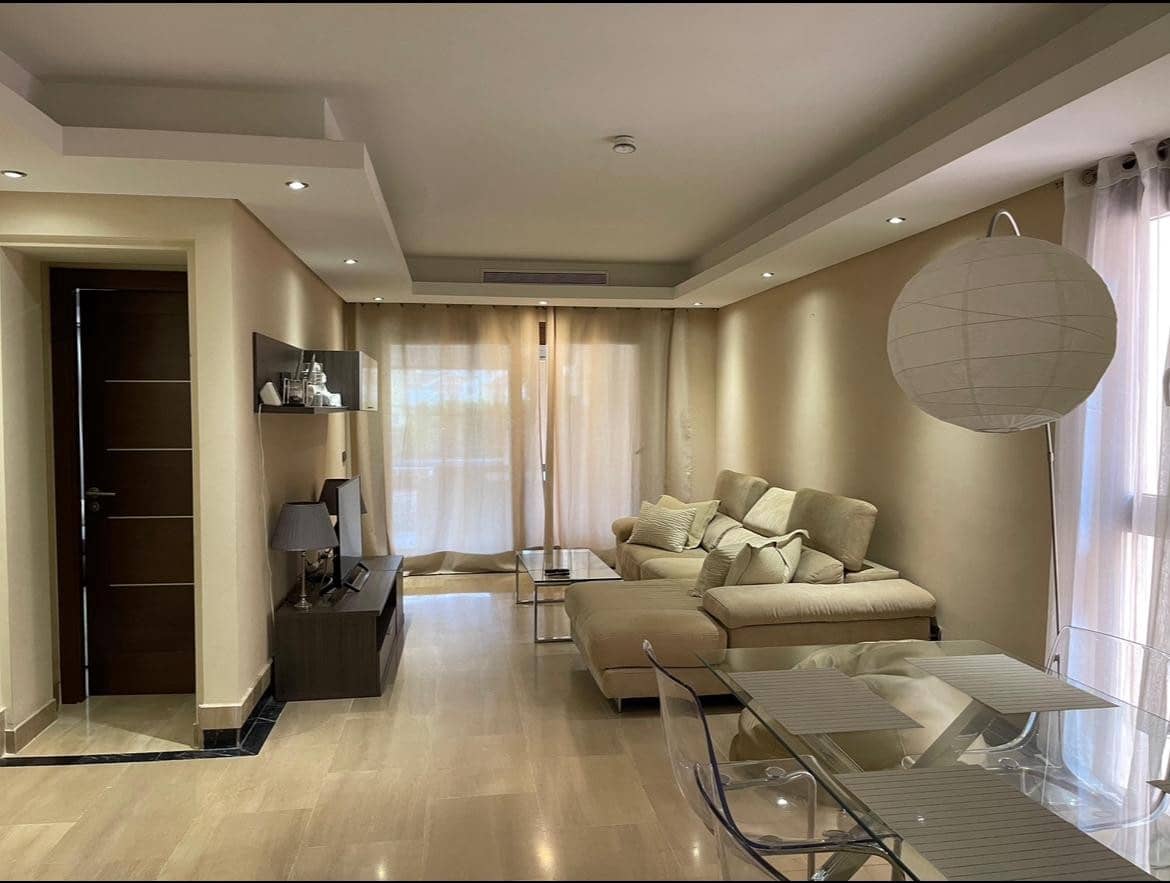 2 soveværelse Lejlighed til salg i Estepona med swimmingpool garage - € 600.000 (Ref: 9831266)
