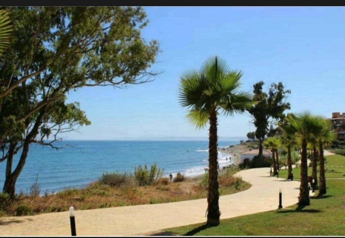 2 soveværelse Lejlighed til salg i Estepona med swimmingpool garage - € 600.000 (Ref: 9831266)