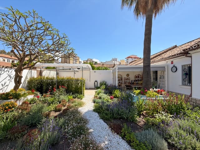 5 soverom Villa til salgs i Ciudad Jardín, Málaga by med garasje - € 860 000 (Ref: 9843330)