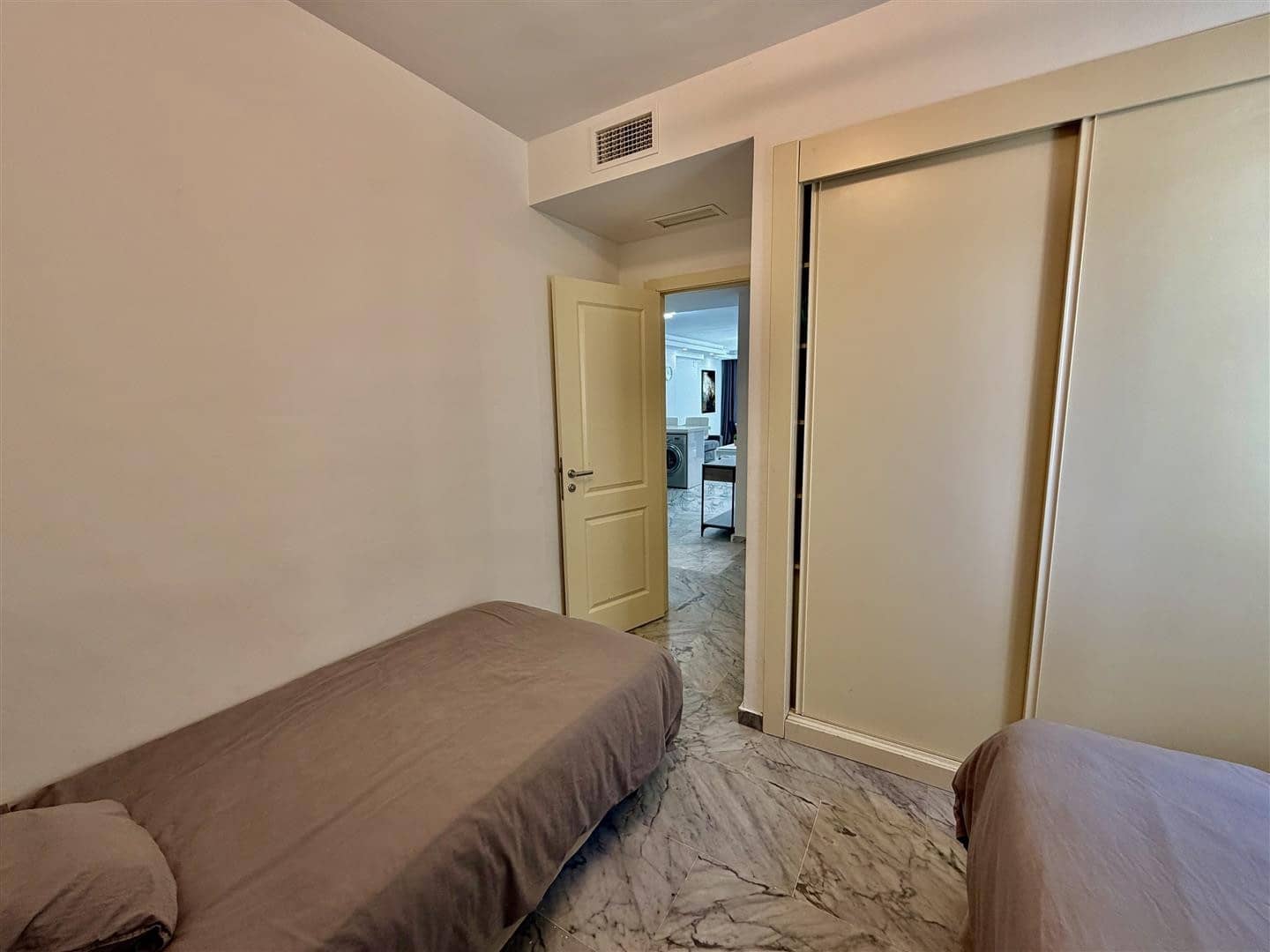 3 Zimmer Apartment zu verkaufen in Marbella mit Pool Garage - 615.000 € (Ref: 9851655)