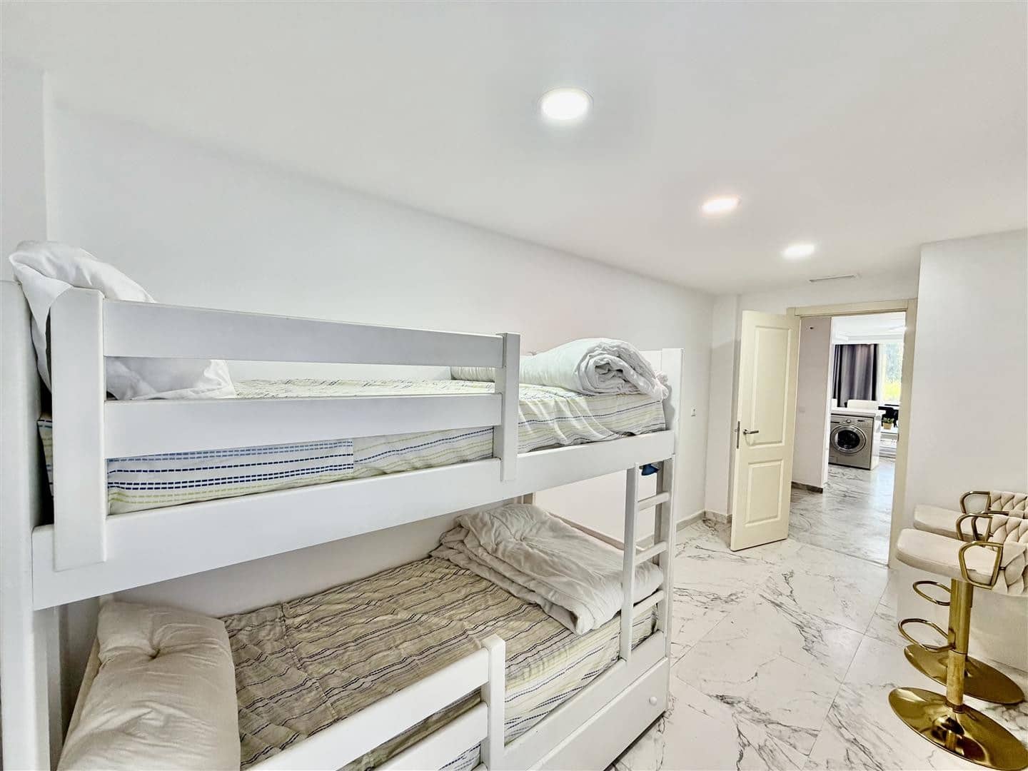 3 Zimmer Apartment zu verkaufen in Marbella mit Pool Garage - 615.000 € (Ref: 9851655)
