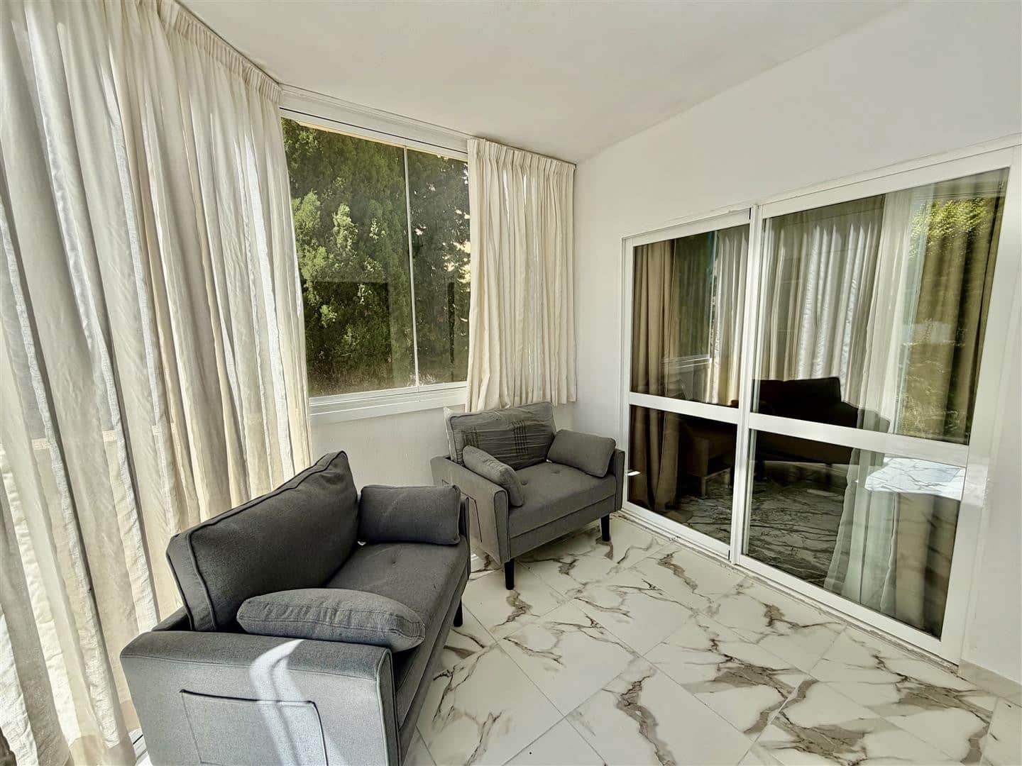 3 Zimmer Apartment zu verkaufen in Marbella mit Pool Garage - 615.000 € (Ref: 9851655)