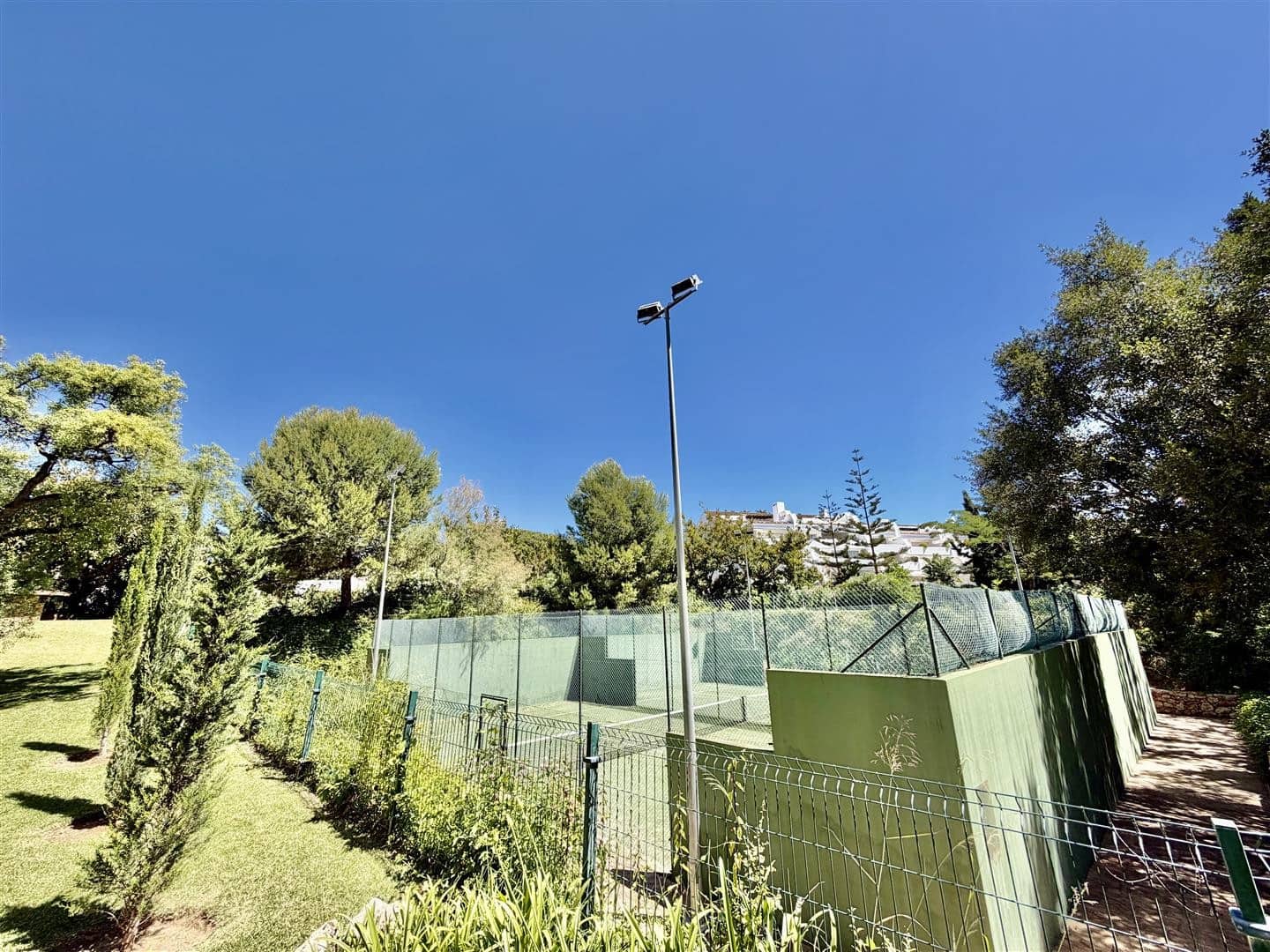 3 Zimmer Apartment zu verkaufen in Marbella mit Pool Garage - 615.000 € (Ref: 9851655)