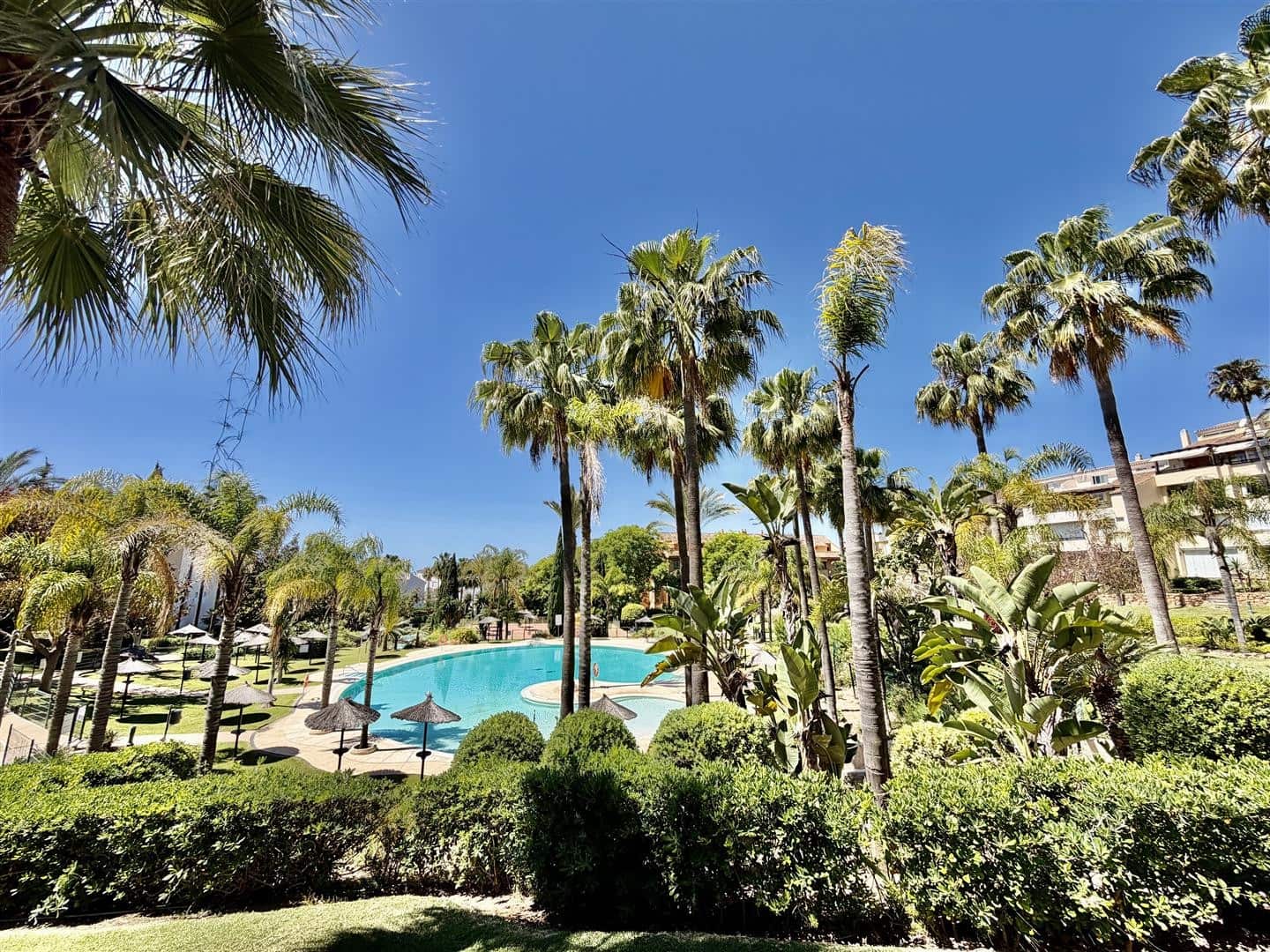 3 Zimmer Apartment zu verkaufen in Marbella mit Pool Garage - 615.000 € (Ref: 9851655)