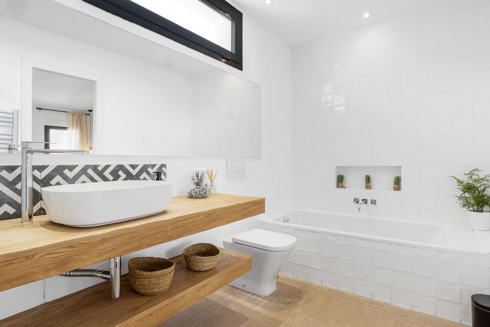 6 chambre Villa/Maison à vendre à Puerto Banus avec piscine garage - 1 400 000 € (Ref: 9851656)